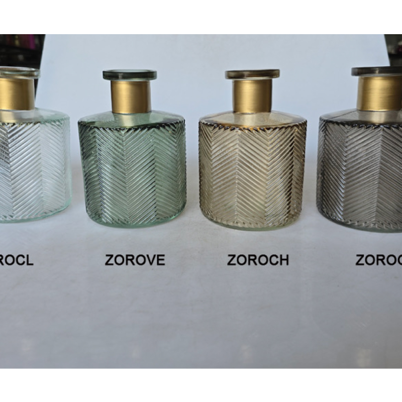 Florero/ Difusor Transparente Líneas Oblicuas con anillo "Oro" - ZOROCL