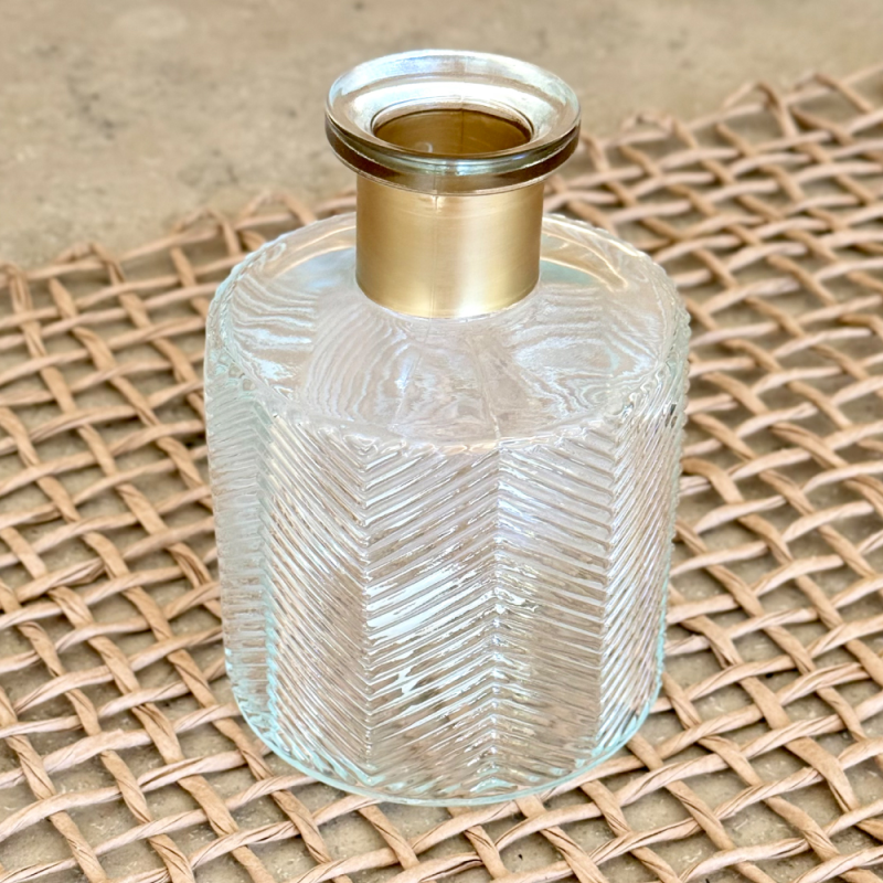 Florero/ Difusor Transparente Líneas Oblicuas con anillo "Oro" - ZOROCL